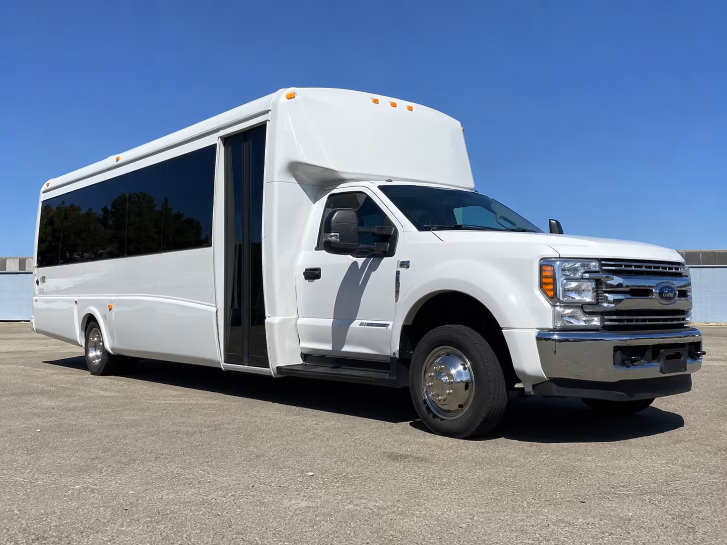 wedding guest shuttle buses for dayton s top venues